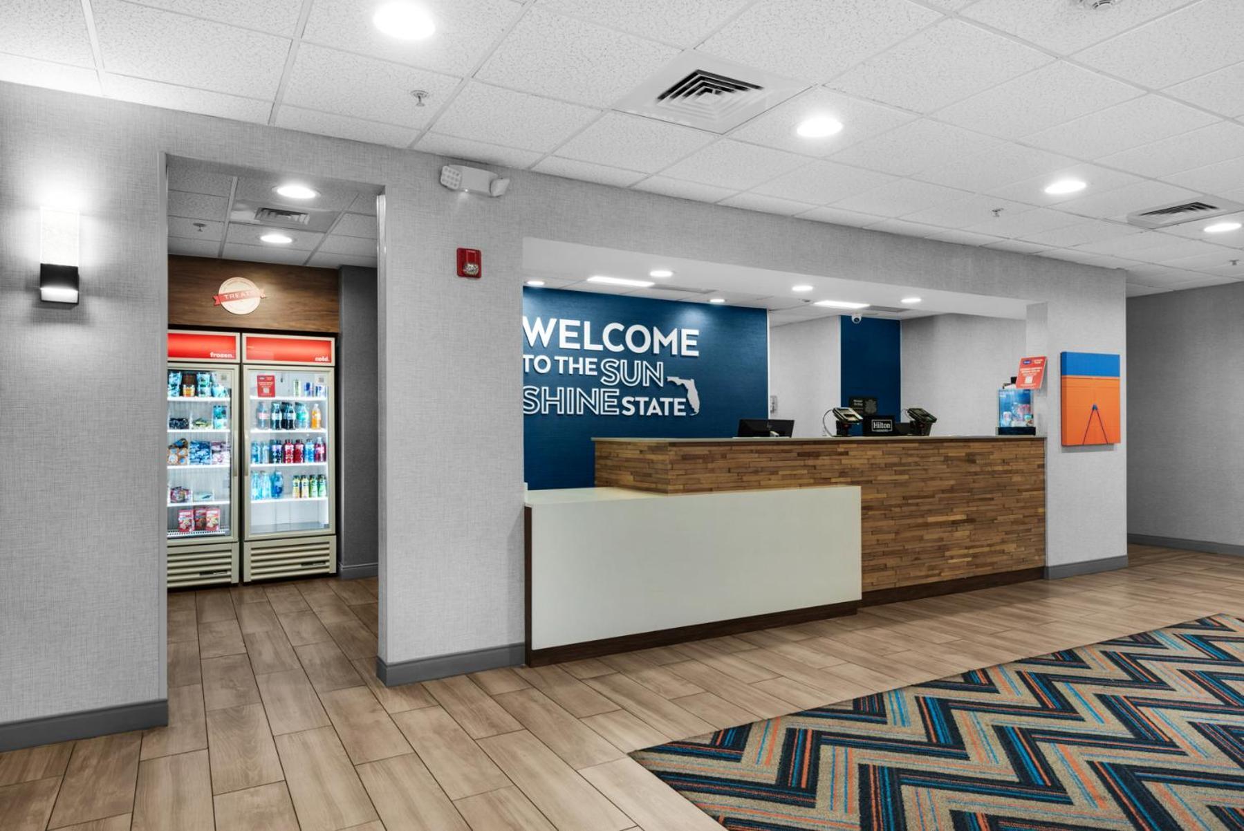 Hampton Inn & Suites Pensacola I-10 N At University Town Plaza Exterior photo