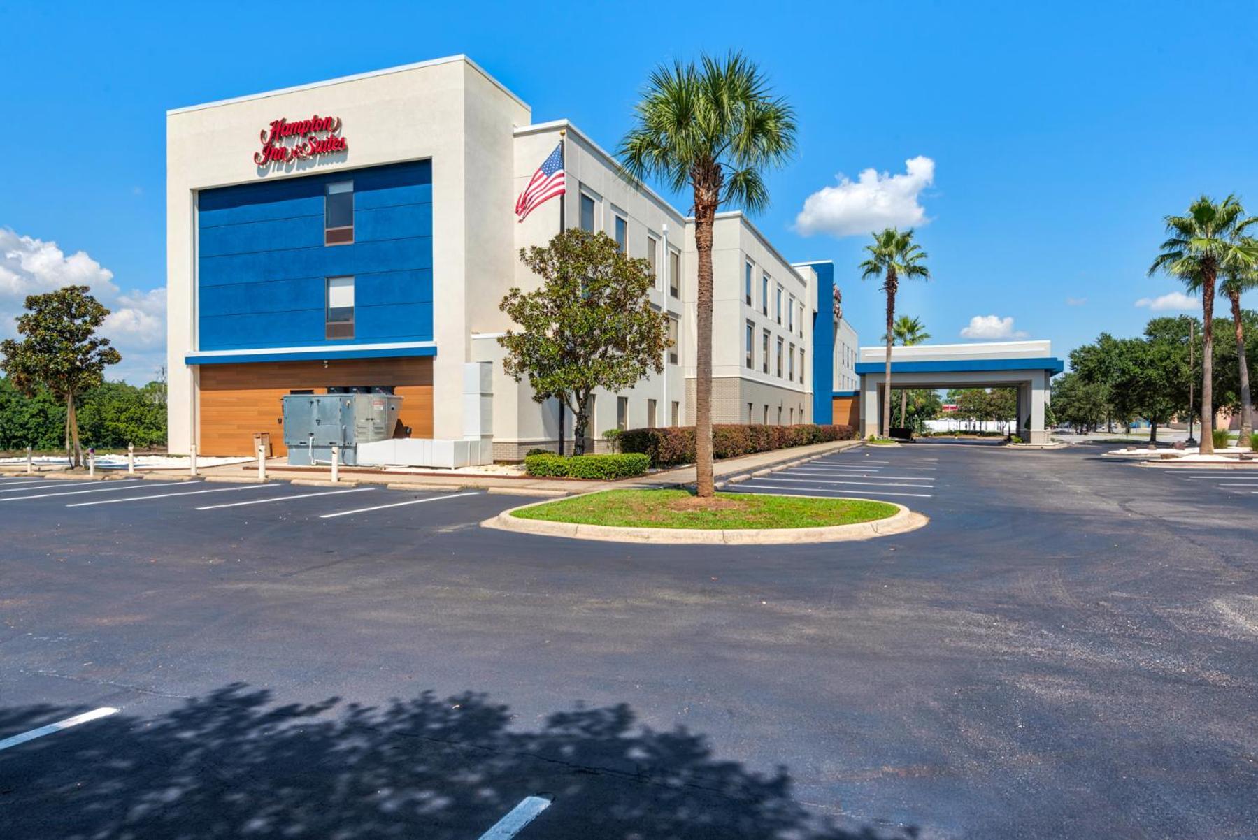 Hampton Inn & Suites Pensacola I-10 N At University Town Plaza Exterior photo